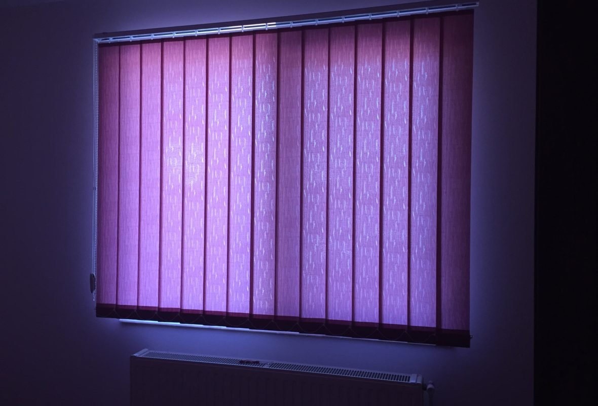 Jaluzele verticale mov